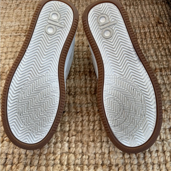 ALO Yoga Recovery Mode Sneaker - Picture 7 of 15